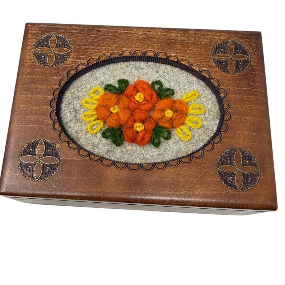 Vintage‎ Wooden Jewelry Box Womens Embroidered Floral Lid Trinket Keepsake 70s